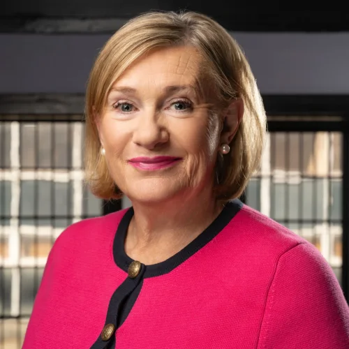 Karen Cairney headshot